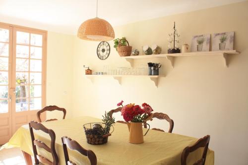 Gallery image of Gite du Relarguier, maison de village en Luberon, Provence in Mérindol