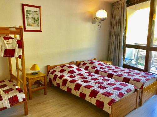 Postel nebo postele na pokoji v ubytování Appartement 3 pièces au pied des pistes à Villard-de-Lans - FR-1-515-32