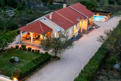 Holiday home Fabio in Dalmatia with swimming pool