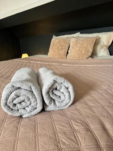 Una cama o camas en una habitación de ArtGuestHouse