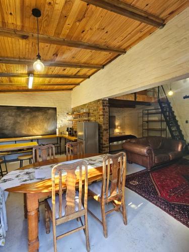 Χώρος καθιστικού στο Hartland Garden Loft