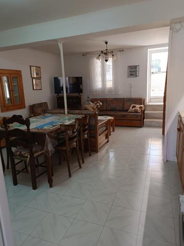 Χώρος καθιστικού στο Xeni's House