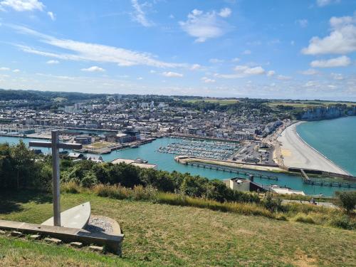 Gîte les pieds dans l'eau, face au port de plaisance, classé 3 étoiles