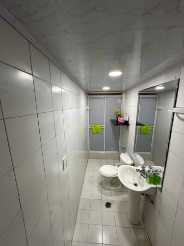 Un baño de Casa refugio antojitos