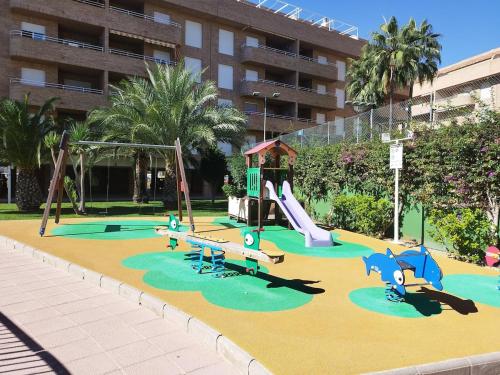 Moderno apartamento centrico con piscina y parking