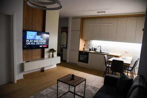 Finn Modern Seaside Apartment