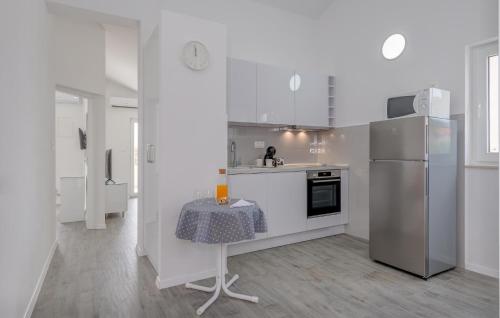 1 Bedroom Amazing Apartment In Trogir