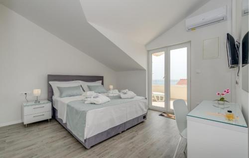1 Bedroom Amazing Apartment In Trogir