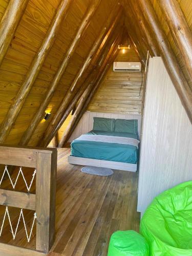 Postel nebo postele na pokoji v ubytování Nova cabana com jacuzzi perto do mar