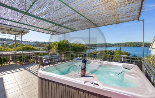 Awesome Apartment In Necujam With Wifi