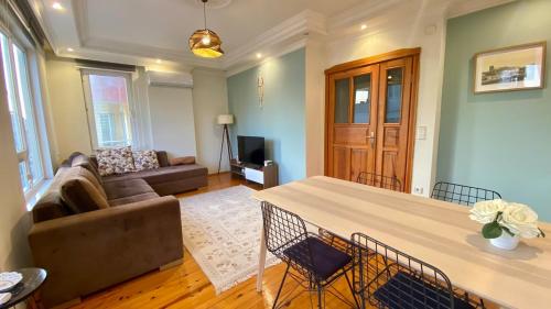 Alanya merkezde denize 100mt 2+1