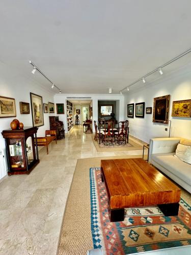 Golf Gardens Luxury Rio Real - EaW Homes