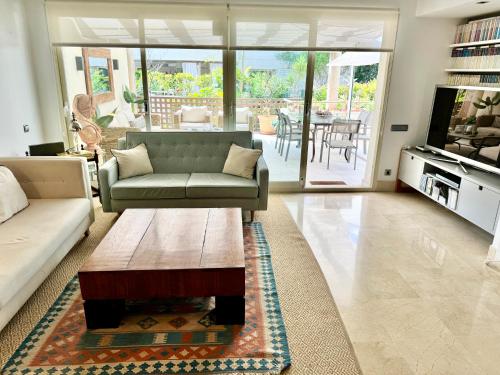 Golf Gardens Luxury Rio Real - EaW Homes