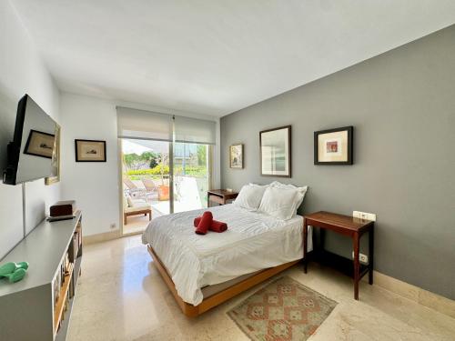 Golf Gardens Luxury Rio Real - EaW Homes
