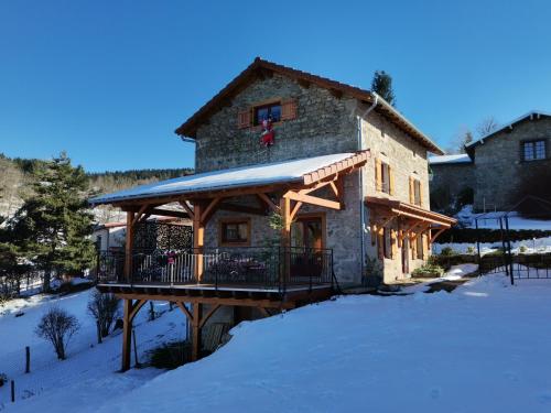 Gîte L'écrin du Forez im Winter