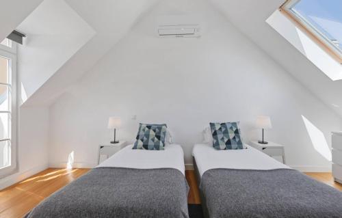 Fantastic Duplex in Private Condominium at Graça