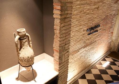 Enjoybcn Colon Apartments photo 34