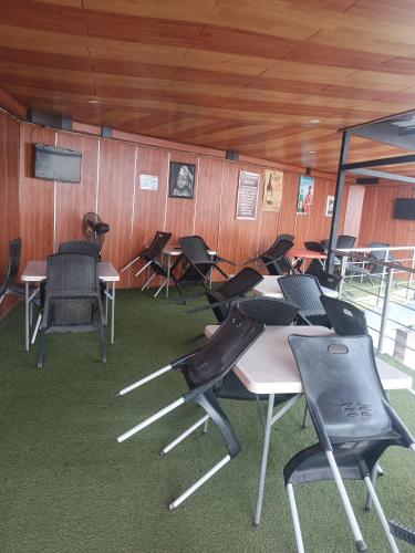 Gambar di galeri bagi Angels Court Hotel and Suites di Sagwari