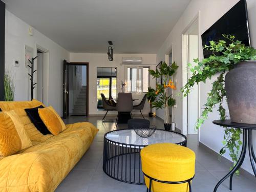 TH0 Luxury two bedrooms Apartments with High-Tech Amenities