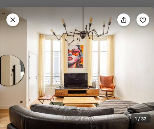 Chic Stay near Louvre & Eiffel Tour