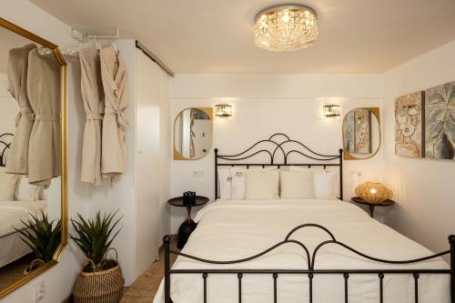 Rooftops of Athens-Acropolis Studio Jacuzzi & View