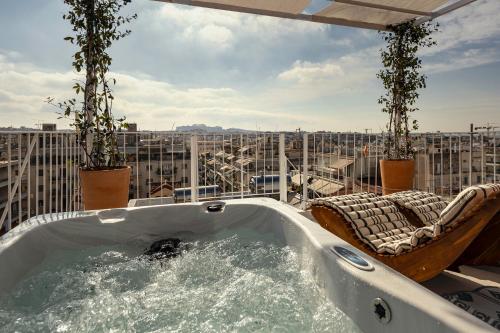 Rooftops of Athens-Acropolis Studio Jacuzzi & View