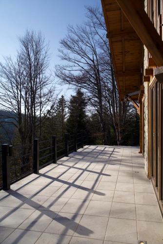 Un balcón o terraza de Tara Cozy Home