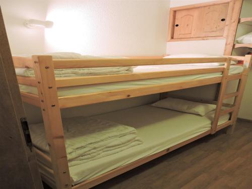 - un ensemble de lits superposés dans une chambre dans l'établissement Apartment in Orelle near 3 Vallées Ski Area, à Orelle