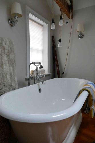 Gallery image of The Historic Jesse Buel Farmhouse w Heated Pool in Albany