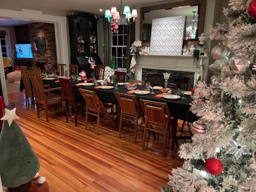 Gallery image of The Historic Jesse Buel Farmhouse w Heated Pool in Albany