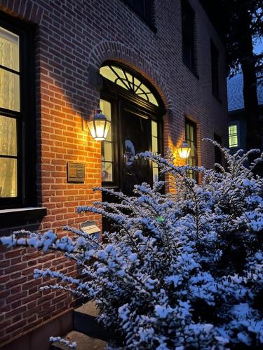 Gallery image of The Historic Jesse Buel Farmhouse w Heated Pool in Albany