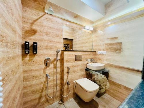 Koupelna v ubytování Sarai Inn