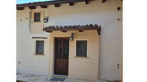 The building in which a vendégházakat is located