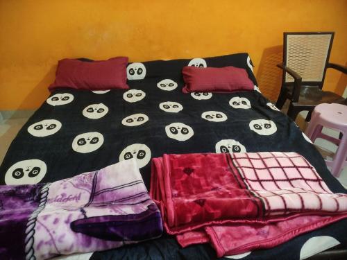 Gambar di galeri bagi Yadavas Naini di Prayagraj