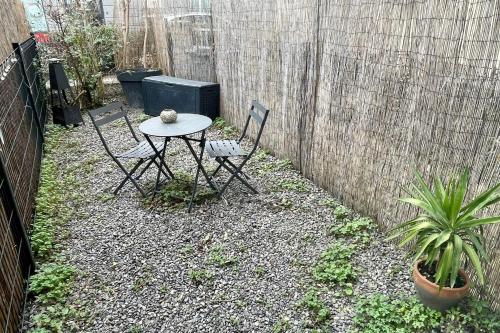 Photo de la galerie de l'établissement L'Eden - jardin - proche tram T3 et métro D, à Lyon