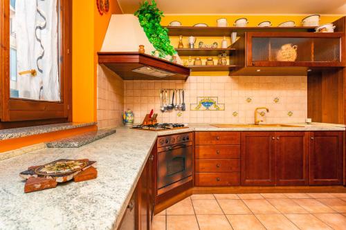 Dapur atau dapur kecil di Le Piramidi Seaside House