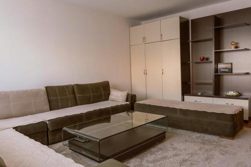 Χώρος καθιστικού στο Rron's Apartment
