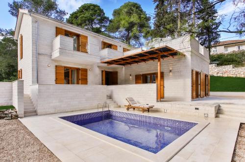 Πισίνα στο ή κοντά στο Private luxury Villa BIANCO on Solta for up to 10 persons, heated pool, free parking, very close to the beach! FREE Kajak & Mountainbikes, GREAT living area & privacy!