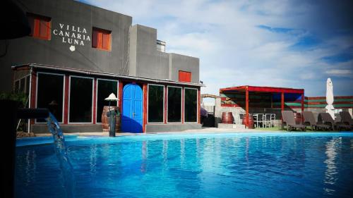 Bazén v ubytování Villa Canaria Luna - Large saltwater pool nebo v jeho okolí