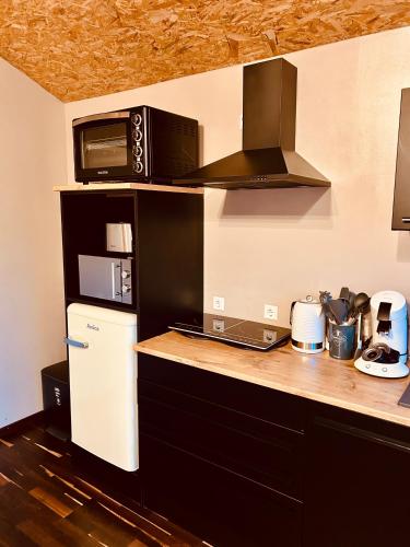 Dapur atau dapur kecil di Family Apartments Abuja