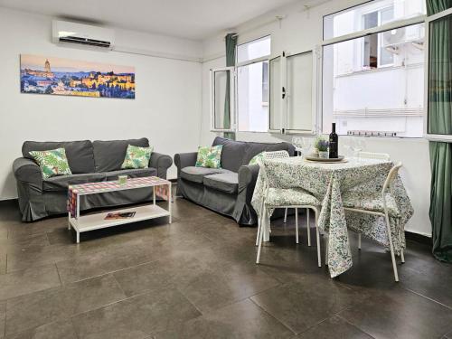 Two bed apartment in Malaga city centre