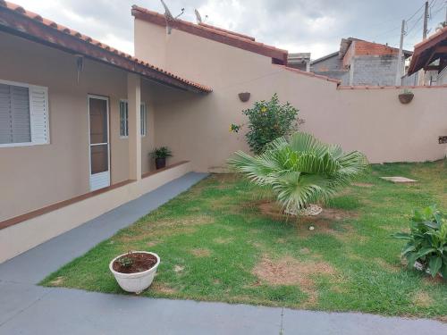 Taman di luar Chácara Casa Itatiba Sp Fds e Pernoites