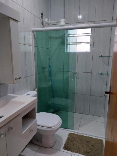 Bilik mandi di Chácara Casa Itatiba Sp Fds e Pernoites