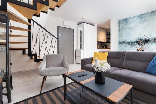 Coast Apartment Close to the Beach with Parking & Balcony by Noclegi Renters