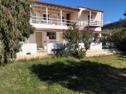 Gallery image of Petrakis Aris Beach Apartments in Léntas