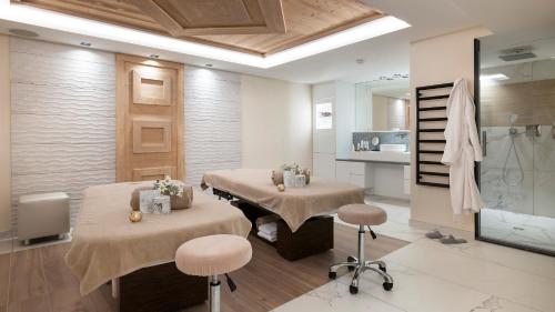 Ένα μπάνιο στο MGM Hôtels & Résidences - Hôtel Akoya