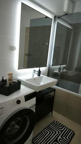 Koupelna v ubytování Exclusive City Apartment & Garden Bliss & Near Center & Free Parking