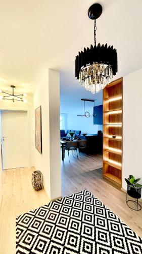 Exclusive City Apartment & Garden Bliss & Near Center & Free Parking