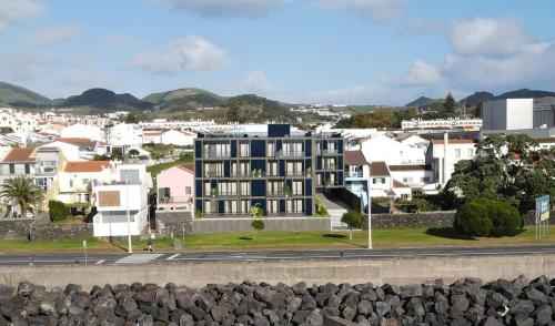 New Apartment, 2 ensuite bedroom, amazing sea view