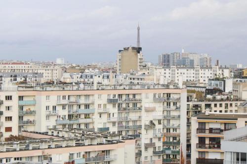 Bright apartment with terraces and view